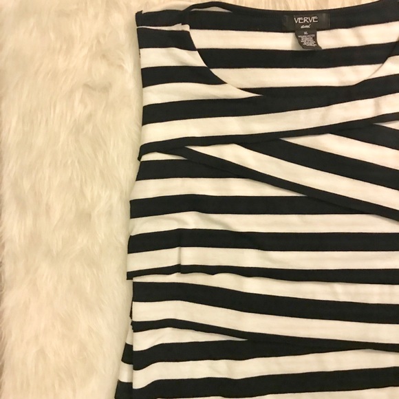 FREE!!!! Black and White Layered Top - Picture 3 of 6